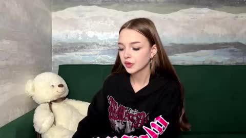 Snapshot of farahmantifel chatting on November 5, 2025, 12:38 pm Anna Scovich online show from November 5, 2025, 12:38 pm