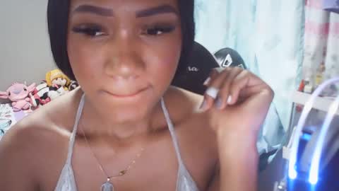 Snapshot of farianna_hot chatting on May 27, 2026, 8:17 pm farianna_hot online show from May 27, 2026, 8:17 pm
