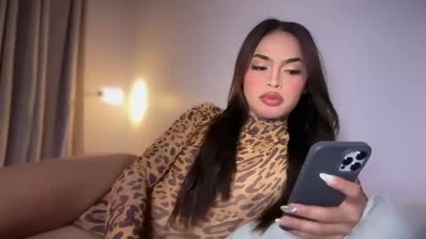 Snapshot of farrahmoanx chatting on June 8, 2026, 5:57 pm farrahmoanx online show from June 8, 2026, 5:57 pm