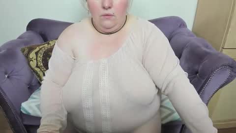 fashiona online show from October 5, 2025, 4:33 am