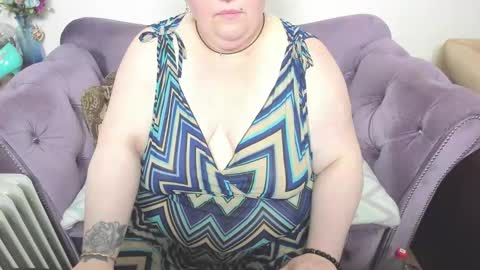 fashiona online show from November 22, 2025, 12:04 pm