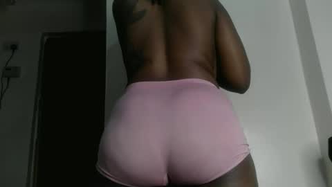 Snapshot of fatassfreak254 chatting on January 1, 2025, 10:46 pm Winnie online show from January 1, 2025, 10:46 pm