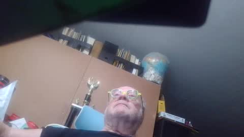 Snapshot of fatfreddythecat chatting on April 6, 2026, 4:46 am Fred. online show from April 6, 2026, 4:46 am
