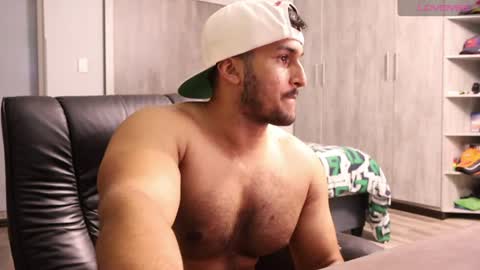 fatherfly001 online show from June 17, 2026, 12:35 am