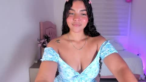 Snapshot of fatima_senghor chatting on May 22, 2026, 8:03 pm Zoe online show from May 22, 2026, 8:03 pm