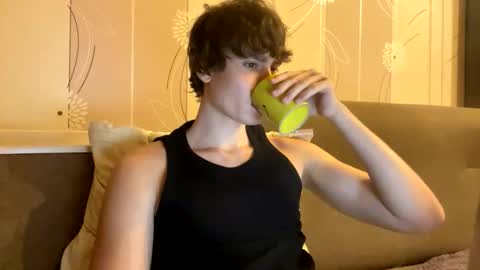 Snapshot of faustfrost chatting on September 16, 2025, 5:14 pm Faust online show from September 16, 2025, 5:14 pm
