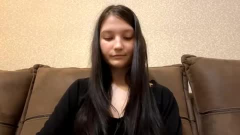 Aurora 18yo online show from March 18, 2026, 9:23 am