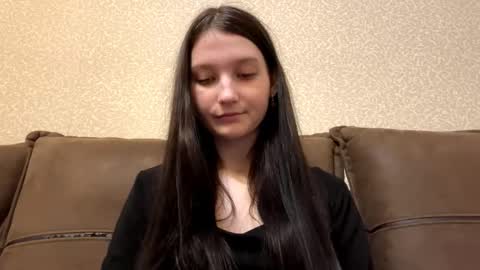 Aurora 18yo online show from March 20, 2026, 9:36 am