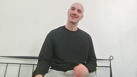 fauwne online show from November 9, 2025, 11:52 am