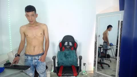 Favel Gomez online show from December 26, 2024, 3:42 pm