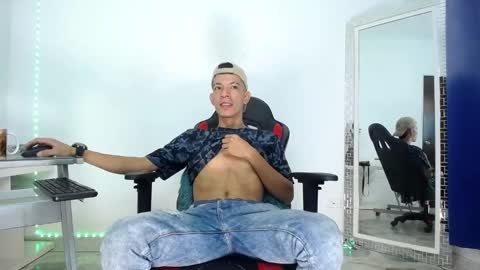 Favel Gomez online show from December 28, 2024, 1:28 pm