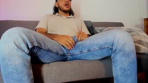 favid95 online show from December 3, 2025, 4:16 pm