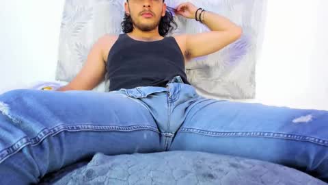 Snapshot of favid95 chatting on April 8, 2026, 6:19 pm favid95 online show from April 8, 2026, 6:19 pm