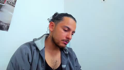 Snapshot of favid95 chatting on April 22, 2026, 9:27 pm favid95 online show from April 22, 2026, 9:27 pm