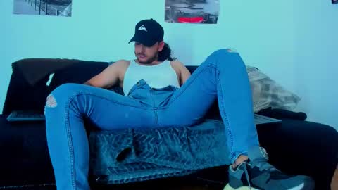 Snapshot of favid95 chatting on May 11, 2026, 7:33 pm favid95 online show from May 11, 2026, 7:33 pm