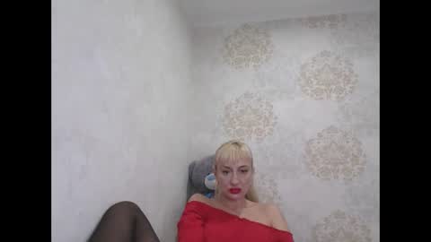 favorite_angel online show from January 18, 2025, 2:03 am