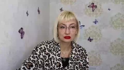 favorite_angel online show from February 8, 2025, 9:24 am
