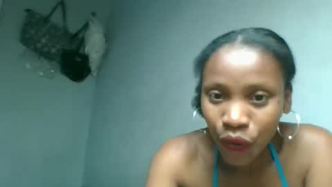 Snapshot of fayence09 chatting on September 24, 2025, 5:44 am fayence09 online show from September 24, 2025, 5:44 am