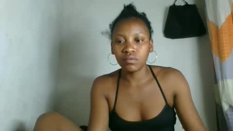 Snapshot of fayence09 chatting on October 21, 2025, 12:17 pm fayence09 online show from October 21, 2025, 12:17 pm