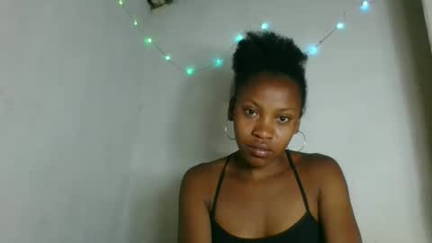 Snapshot of fayence09 chatting on November 1, 2025, 10:12 pm fayence09 online show from November 1, 2025, 10:12 pm