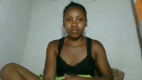 Snapshot of fayence09 chatting on November 17, 2025, 6:03 pm fayence09 online show from November 17, 2025, 6:03 pm