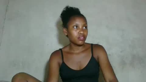 Snapshot of fayence09 chatting on December 4, 2025, 12:03 pm fayence09 online show from December 4, 2025, 12:03 pm