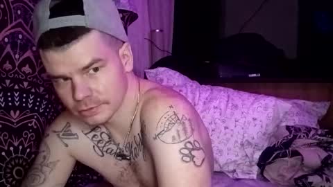 feathersngb32 online show from October 24, 2025, 11:50 am