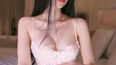 Snapshot of feel_me_00 chatting on March 29, 2026, 4:18 pm feel_me_00 online show from March 29, 2026, 4:18 pm