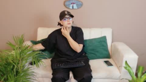 Snapshot of feelina_firesoul chatting on September 19, 2025, 1:01 pm Feelena online show from September 19, 2025, 1:01 pm