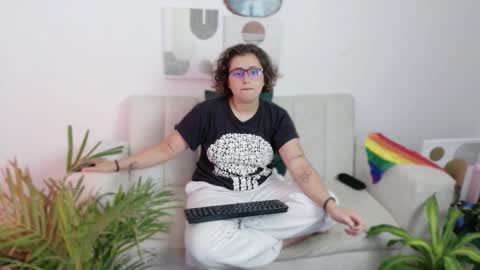 Snapshot of feelina_firesoul chatting on October 29, 2025, 5:58 pm Feelena online show from October 29, 2025, 5:58 pm