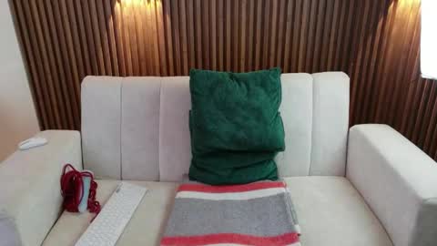 Snapshot of feelina_firesoul chatting on May 22, 2026, 5:51 pm Feelena online show from May 22, 2026, 5:51 pm