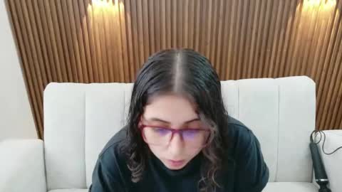 Snapshot of feelina_firesoul chatting on June 18, 2026, 4:55 pm Feelena online show from June 18, 2026, 4:55 pm