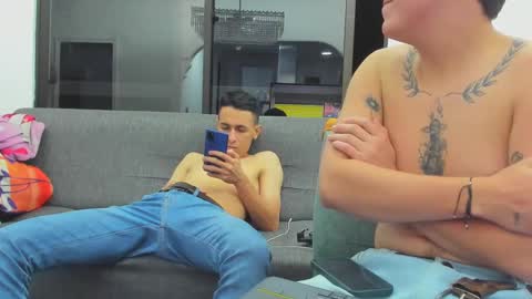 feet__men online show from February 23, 2025, 7:22 am