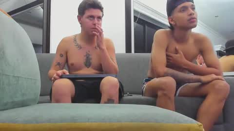 feet__men online show from February 25, 2025, 6:58 am