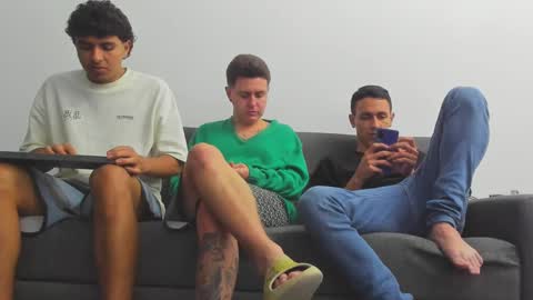 feet__men online show from March 2, 2025, 5:33 am