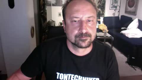 feetkissboy online show from September 27, 2025, 12:26 am