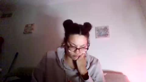 Soley online show from November 18, 2025, 2:28 am