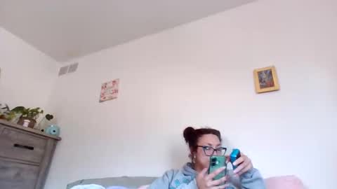 Snapshot of feetnymph chatting on April 11, 2026, 6:34 pm Soley online show from April 11, 2026, 6:34 pm