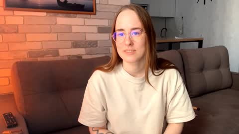 Snapshot of feleciacockrell chatting on March 23, 2026, 7:01 am Mary online show from March 23, 2026, 7:01 am