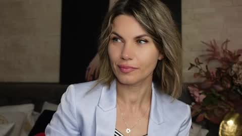 FeliciaKrige online show from May 4, 2026, 6:59 pm
