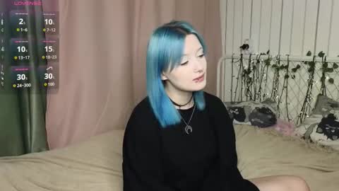 Sophie online show from September 8, 2025, 7:35 pm