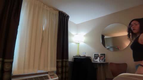 Snapshot of felinasol chatting on October 31, 2025, 8:21 pm FelinaSol online show from October 31, 2025, 8:21 pm