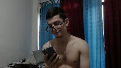 Snapshot of felipe227 chatting on February 19, 2025, 9:36 pm jhonatan felipe online show from February 19, 2025, 9:36 pm