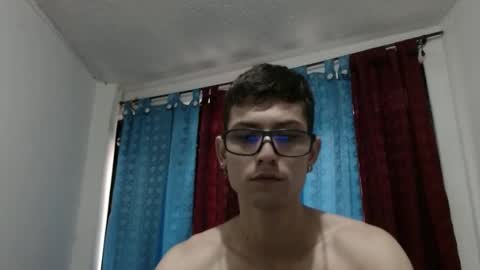 Snapshot of felipe227 chatting on February 21, 2025, 9:22 pm jhonatan felipe online show from February 21, 2025, 9:22 pm