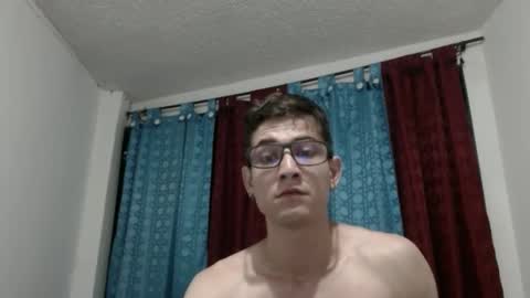 Snapshot of felipe227 chatting on February 22, 2025, 1:00 am jhonatan felipe online show from February 22, 2025, 1:00 am