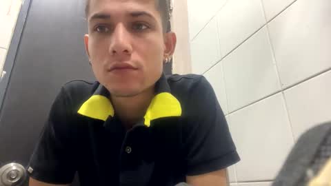 Snapshot of felipe227 chatting on February 28, 2025, 3:26 pm jhonatan felipe online show from February 28, 2025, 3:26 pm