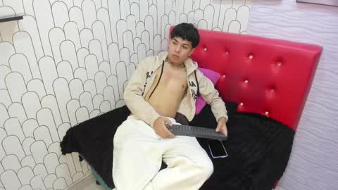 felipe_boy_18 online show from March 1, 2025, 3:21 am