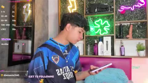 felipe_boy_18 online show from September 18, 2025, 11:18 pm