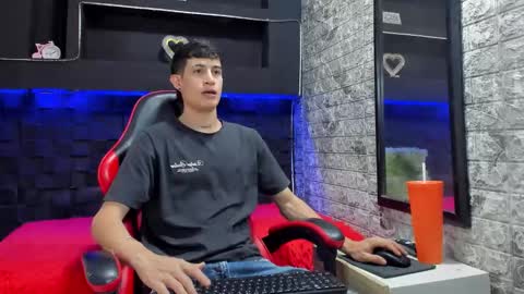 Snapshot of felipe_fiire chatting on June 4, 2026, 8:37 pm felipe fiire online show from June 4, 2026, 8:37 pm