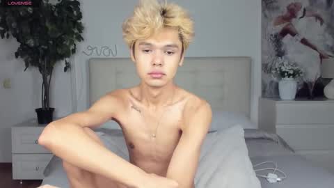Snapshot of felix_rey chatting on September 18, 2025, 1:35 pm Felix online show from September 18, 2025, 1:35 pm